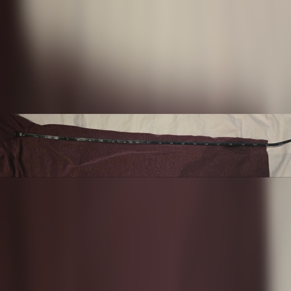 VEUC - Gap Maternity Hoodie - Burgundy/Maroon Colour; Size Large; Breathable - Picture 8 of 10